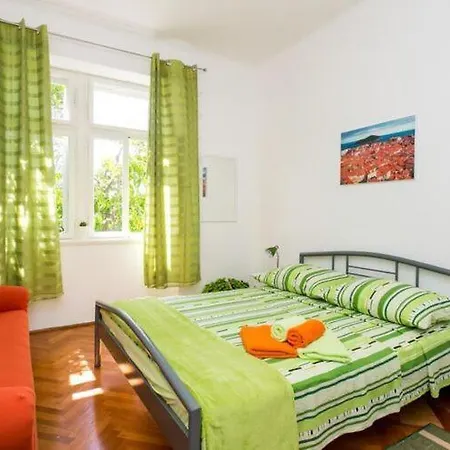 Blue & - Two-bedroom With Terrace And Garden View Apartment *