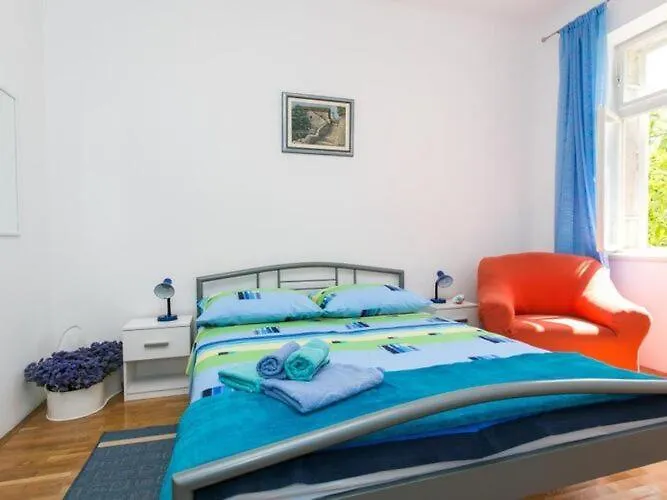 Blue & - Two-bedroom With Terrace And Garden View Apartman