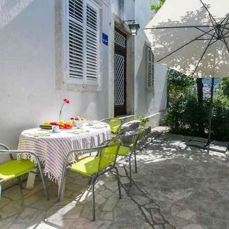 Blue & - Two-bedroom With Terrace And Garden View 두브로브니크