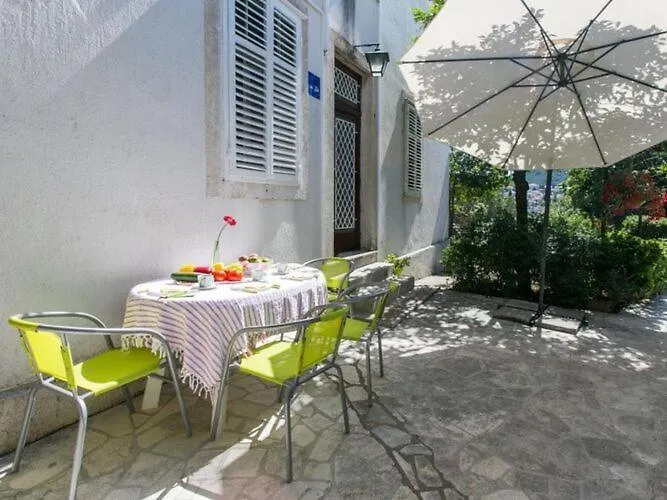 Blue & - Two-bedroom With Terrace And Garden View Ντουμπρόβνικ