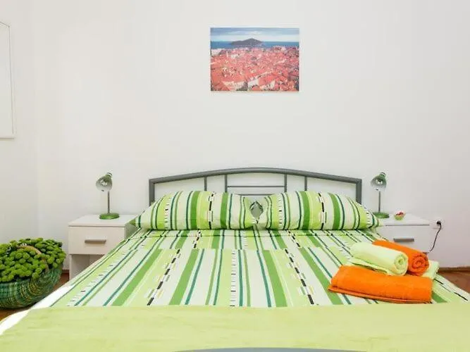 Blue & - Two-bedroom With Terrace And Garden View Διαμέρισμα Ντουμπρόβνικ