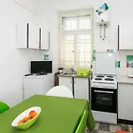 Blue & - Two-bedroom With Terrace And Garden View