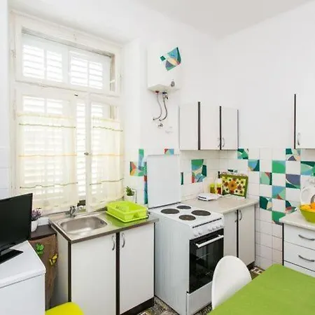 Blue & - Two-bedroom With Terrace And Garden View Apartment *