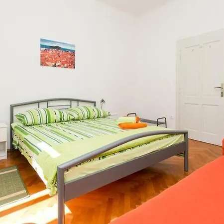 Blue & - Two-bedroom With Terrace And Garden View Ντουμπρόβνικ